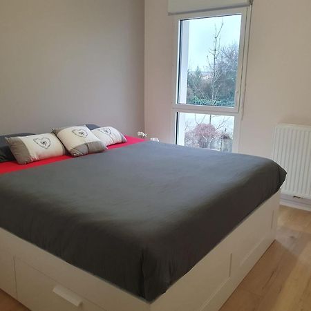 Appartement A Floirac Avec 2 Chambres, Un Parking Prive, Une Terrasse, A 5 Minutes En Voiture De L'Arkea Arena De Bordeaux Eksteriør billede