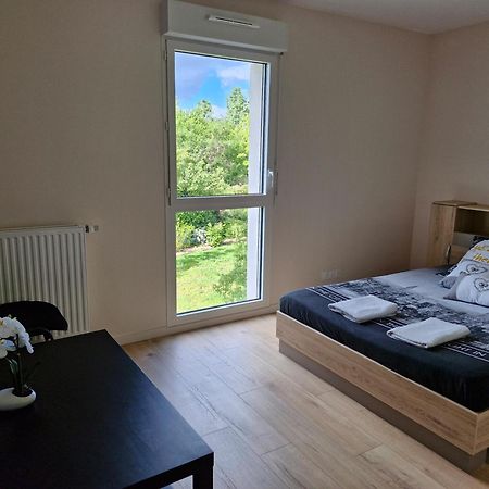 Appartement A Floirac Avec 2 Chambres, Un Parking Prive, Une Terrasse, A 5 Minutes En Voiture De L'Arkea Arena De Bordeaux Eksteriør billede