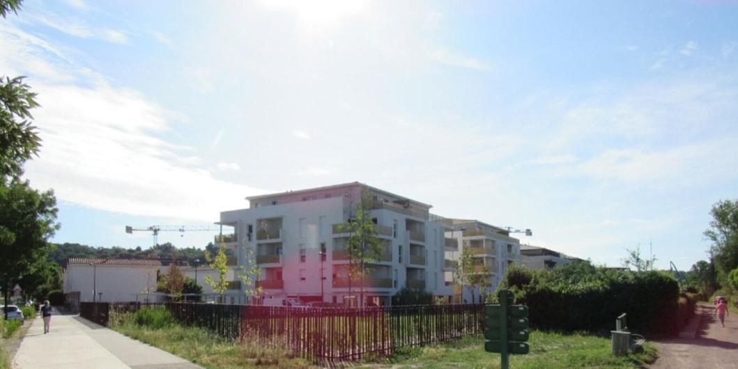 Appartement A Floirac Avec 2 Chambres, Un Parking Prive, Une Terrasse, A 5 Minutes En Voiture De L'Arkea Arena De Bordeaux Eksteriør billede